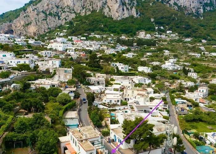 Nella Curva Della Funicolare, Appartement