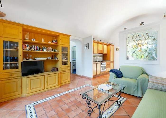 Nella Curva Della Funicolare, Capri