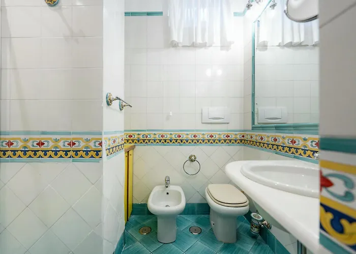 Nella Curva Della Funicolare, Appartement