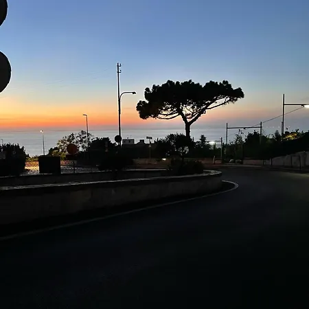 Nella Curva Della Funicolare, Apartment *