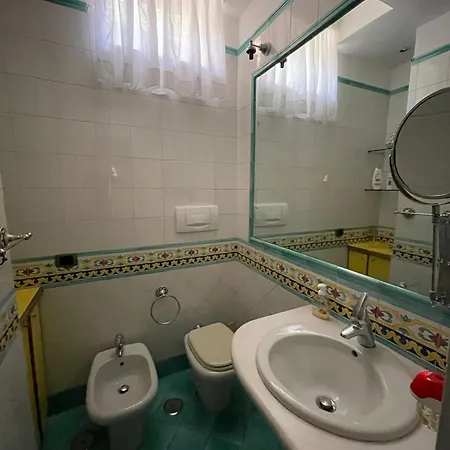 Nella Curva Della Funicolare, Apartment *