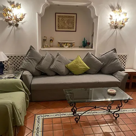 Apartment Nella Curva Della Funicolare, *