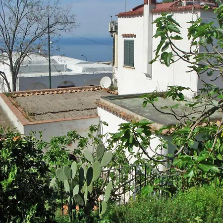 Apartment Nella Curva Della Funicolare, Capri