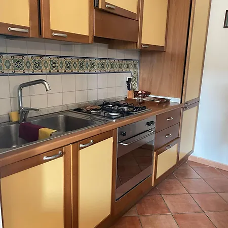 Nella Curva Della Funicolare, Apartment