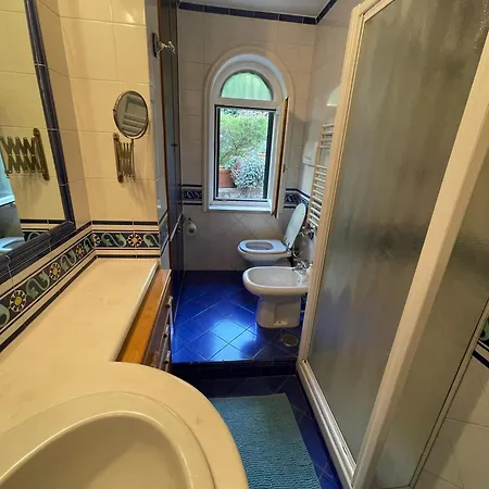 Apartment Nella Curva Della Funicolare, *