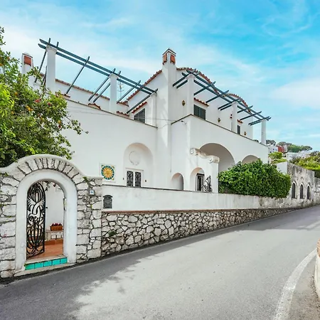 Nella Curva Della Funicolare, Apartmán *