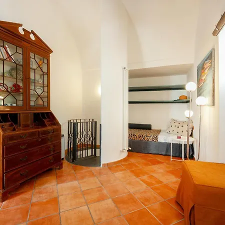 Nella Curva Della Funicolare, * Capri
