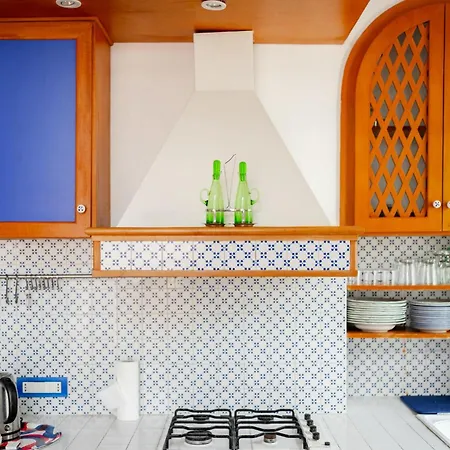 Apartment Nella Curva Della Funicolare, *