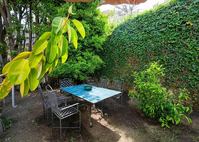 Nella Curva Della Funicolare, Apartamento